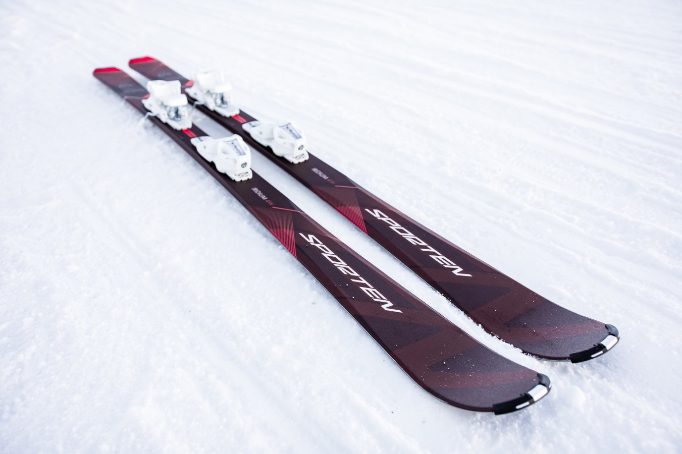 Sjezdové lyže Sport Iridium 4 W - Charakter