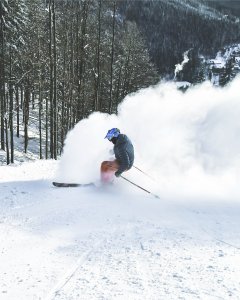 Sjezdové lyže kategorie SPORT